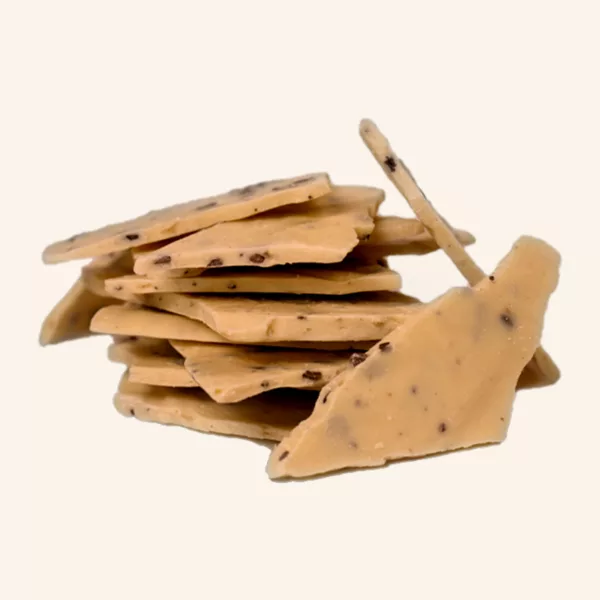 שברי שוקולד לבן עם פולי קפה גרוסים